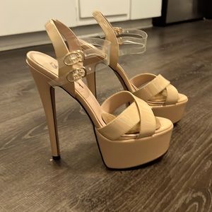 Nude Diverse Style Competition shoe